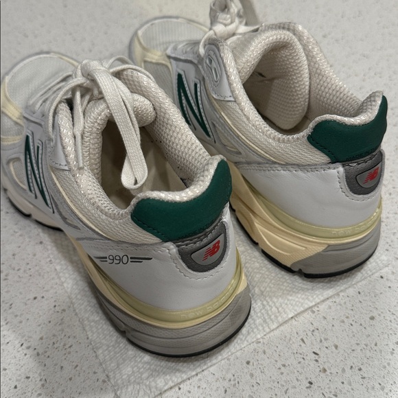 New Balance Women's Cream and Mint Sneakers - Picture 5 of 13